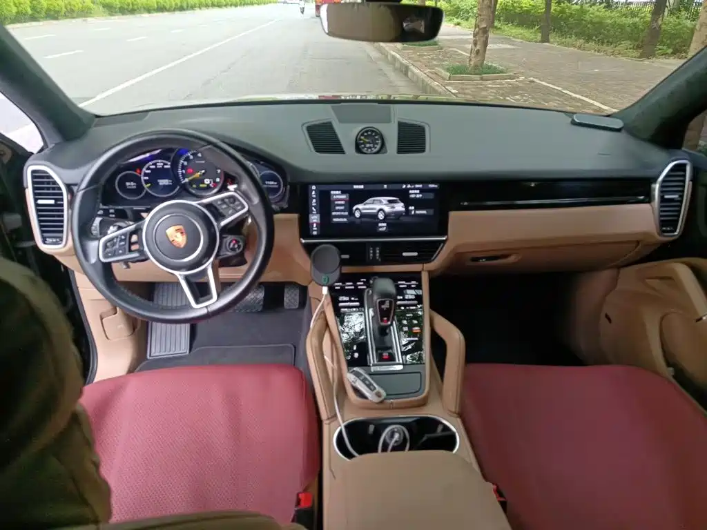 Porsche Cayenne Hybrid — миниатюра 5