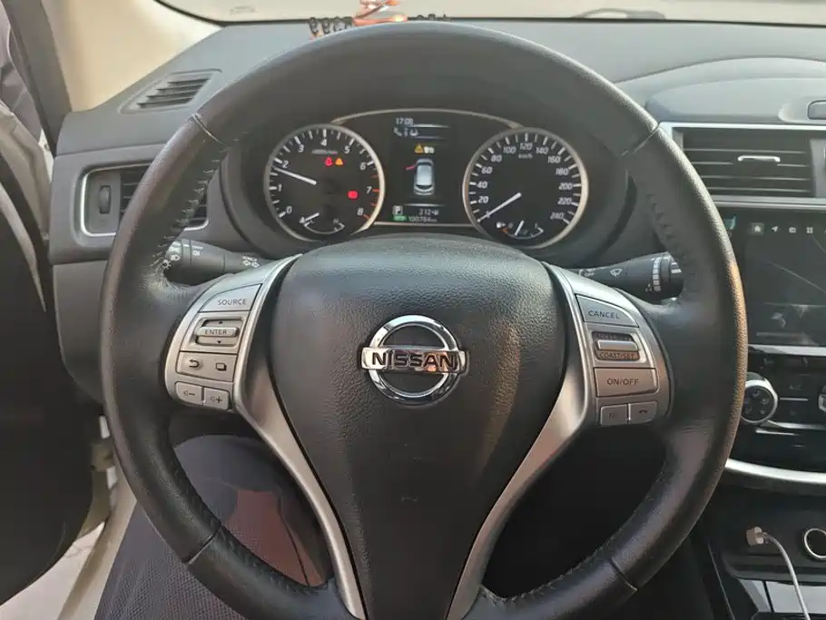 Nissan Tiida — миниатюра 15