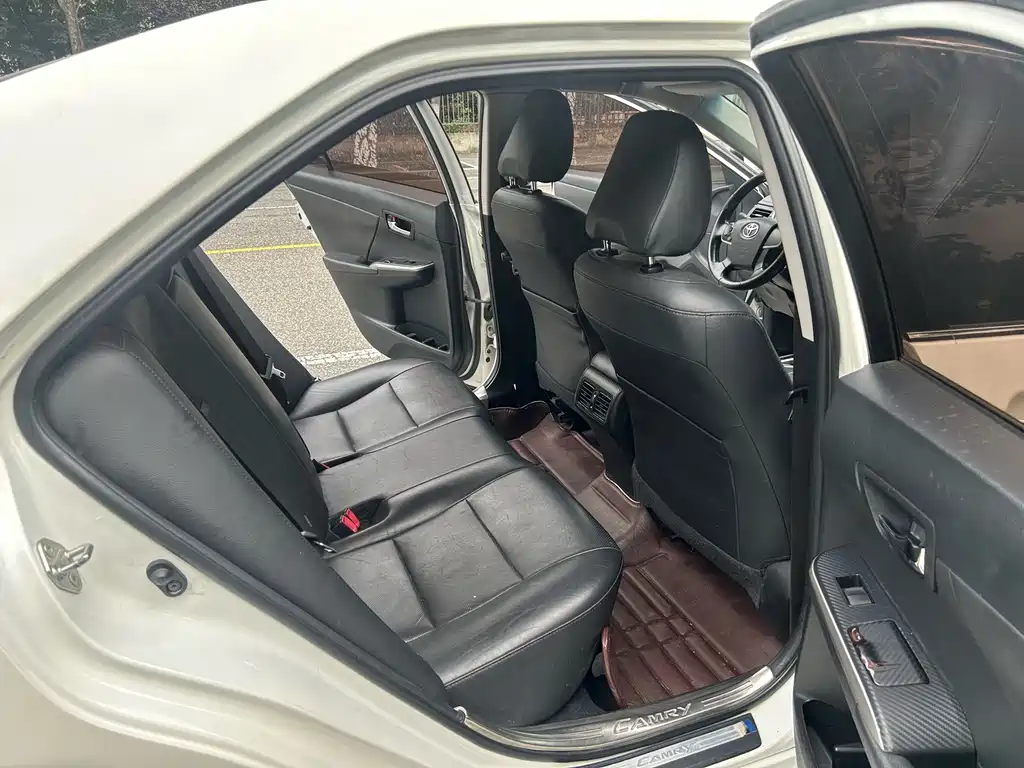 Toyota Camry — миниатюра 11