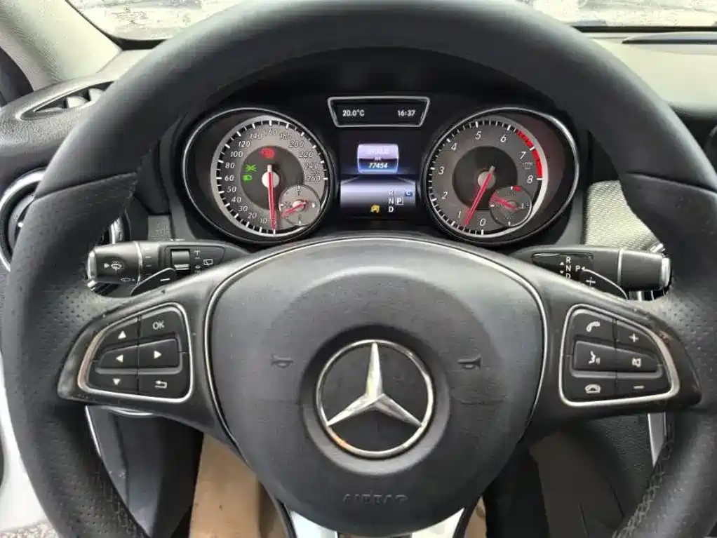 Mercedes-Benz GLA — миниатюра 8