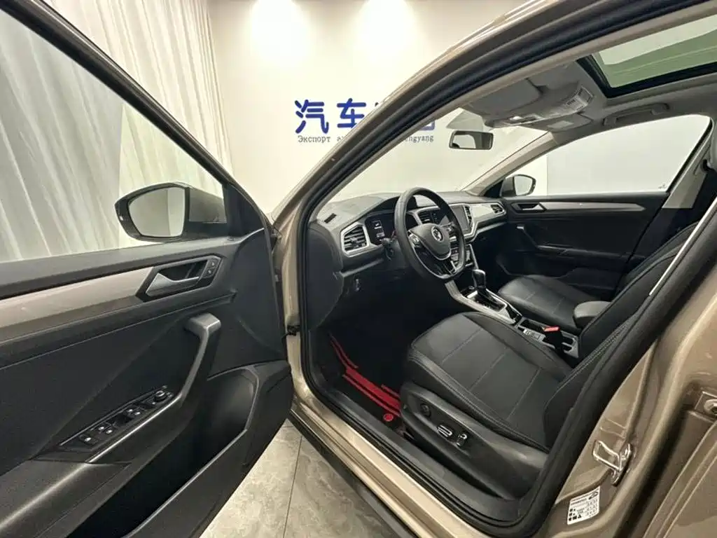 Volkswagen T-Roc — миниатюра 7