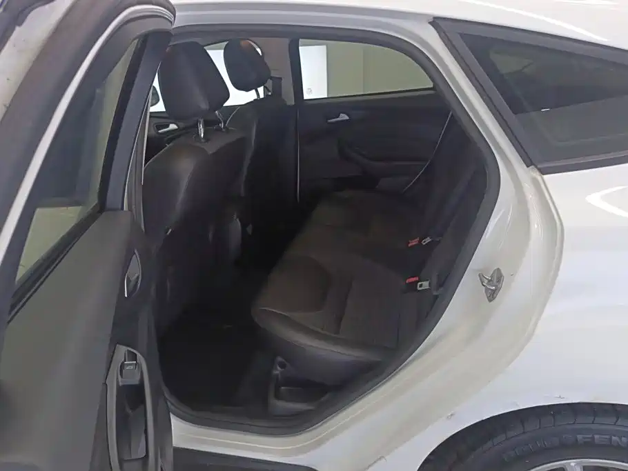 Ford Focus — миниатюра 11