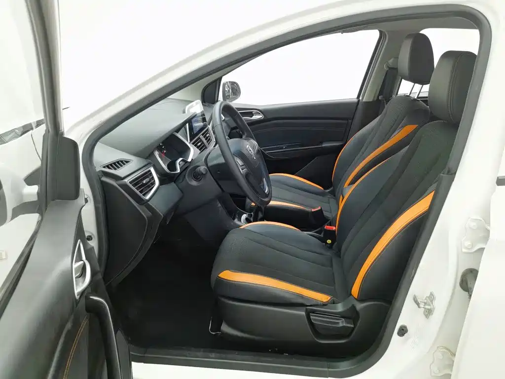 Baojun 310 — миниатюра 10