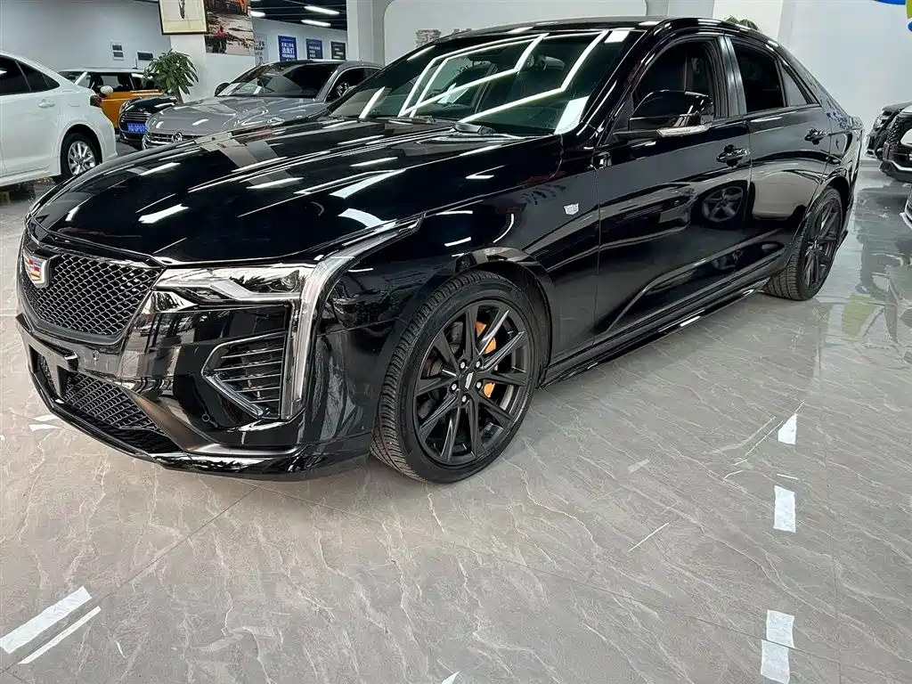 Cadillac CT4 2021