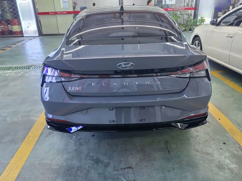 Hyundai Elantra — миниатюра 6