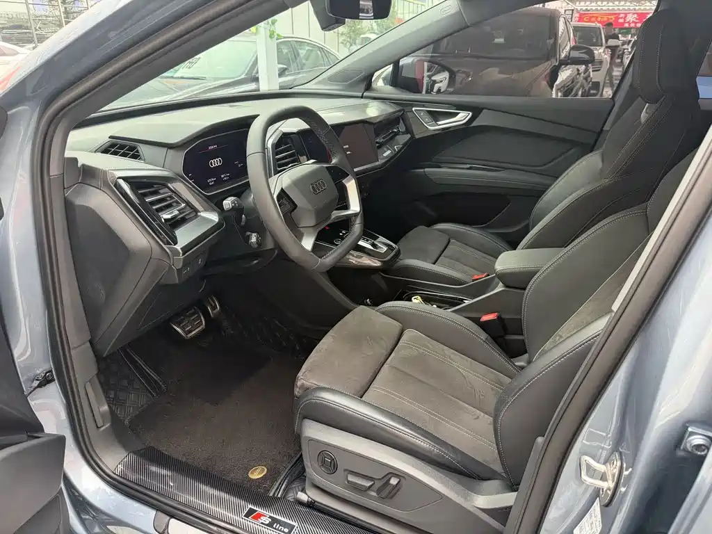 Audi Q4 e-tron — миниатюра 3