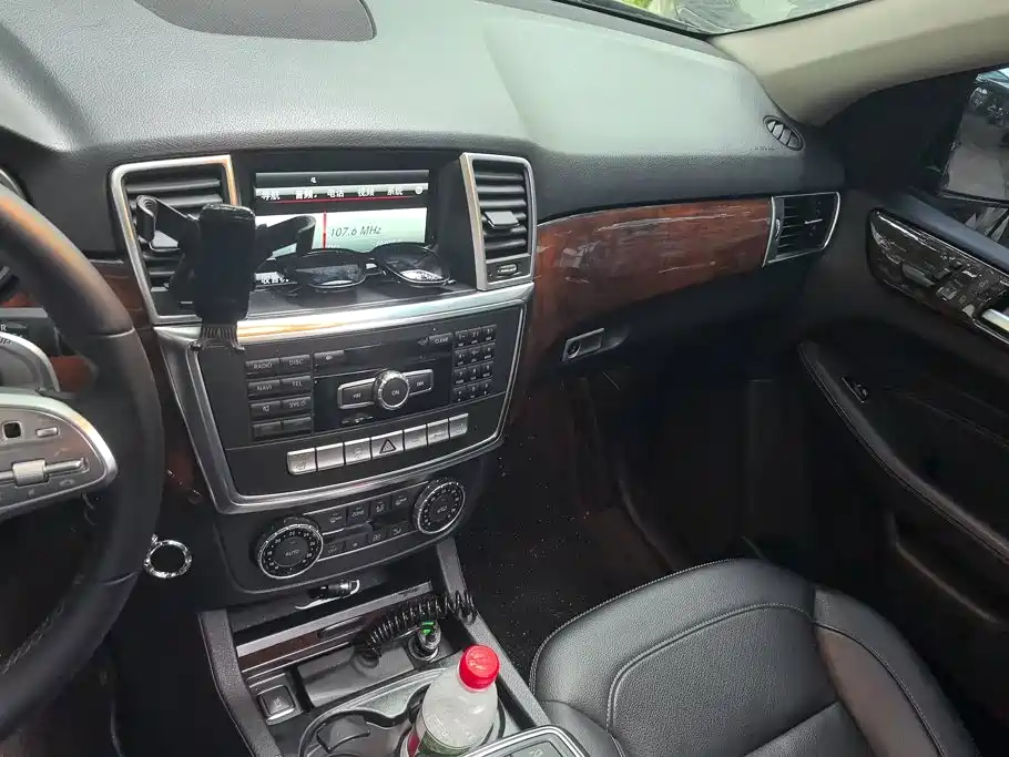 Mercedes-Benz M-Class — миниатюра 12