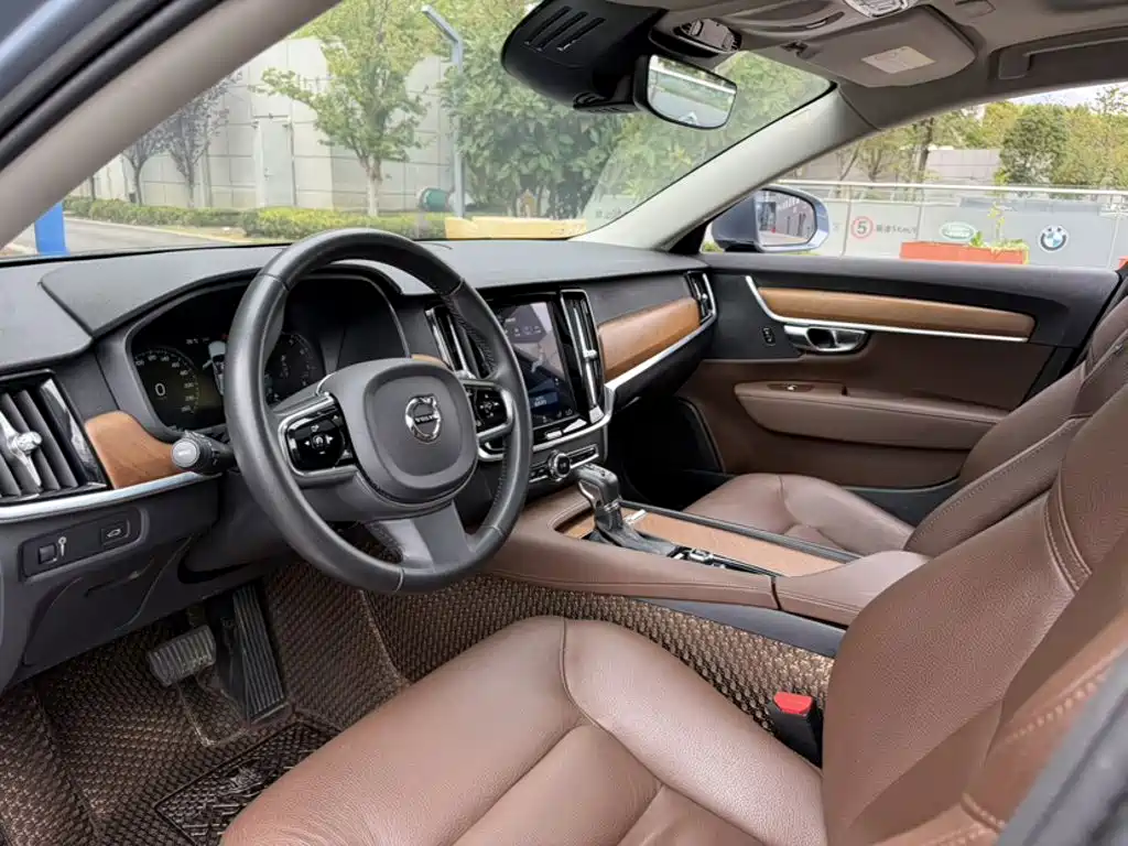 Volvo S90 — миниатюра 19