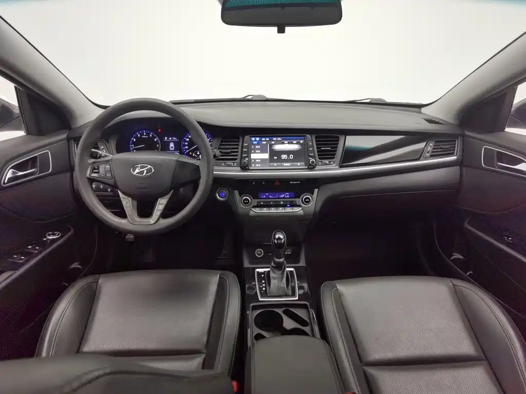 Hyundai Mistra — миниатюра 5