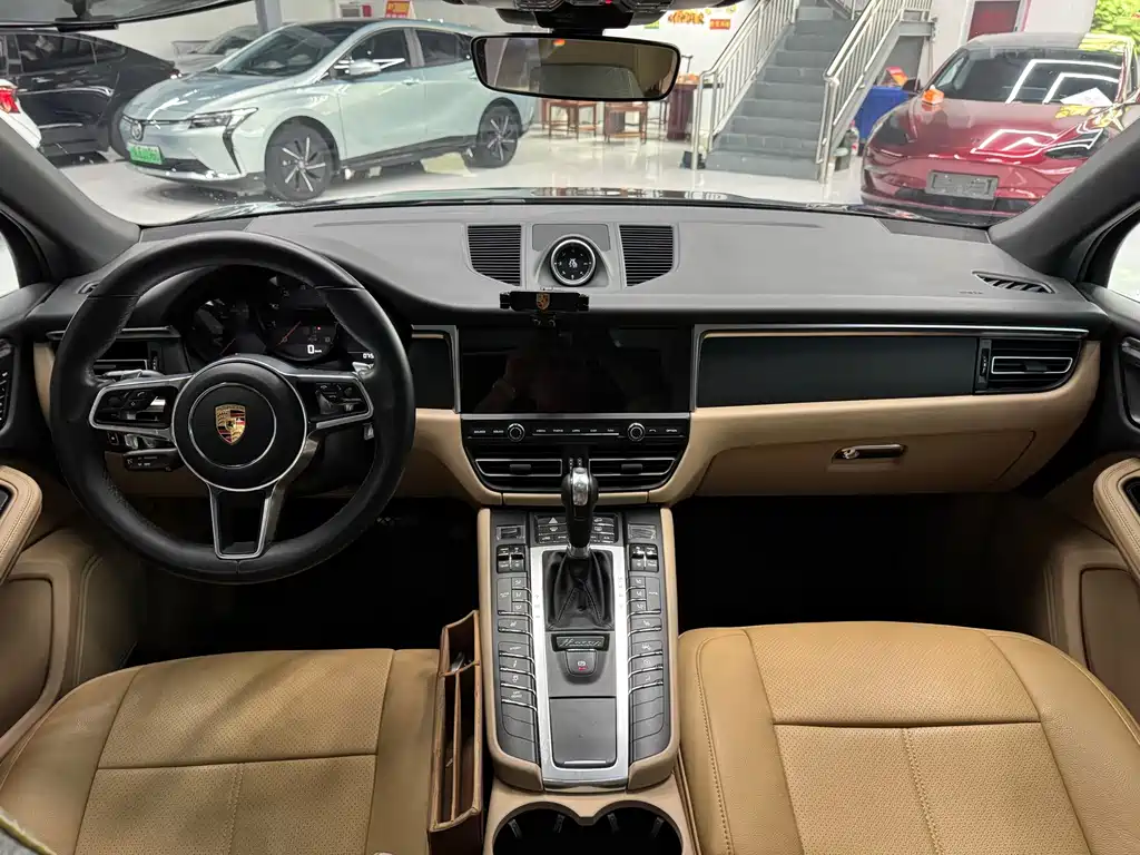 Porsche Macan — миниатюра 6