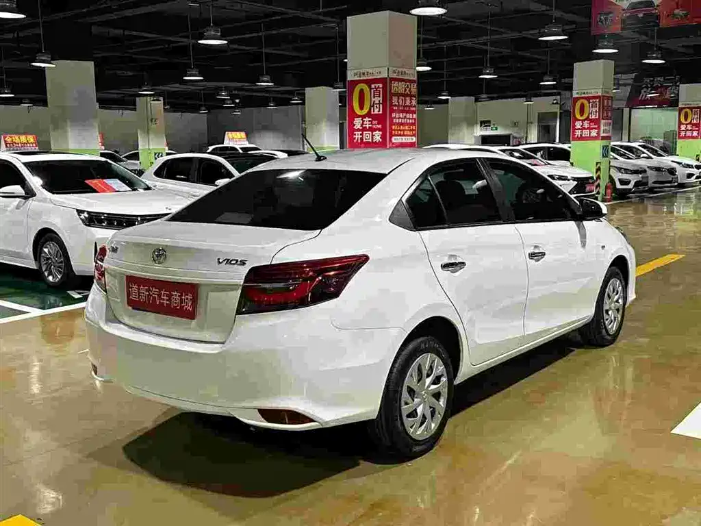 Toyota Vios — миниатюра 9