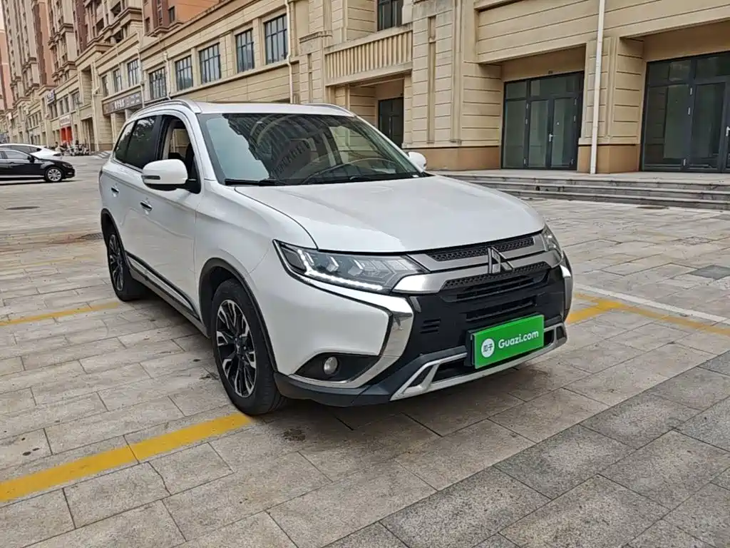 Mitsubishi Outlander — миниатюра 4