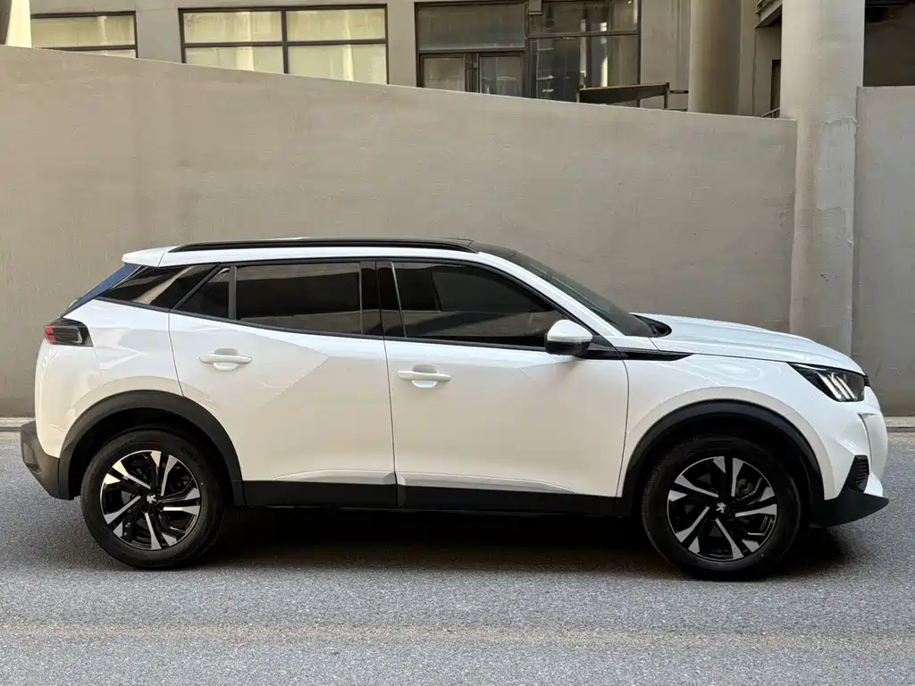 Peugeot 2008 — миниатюра 7