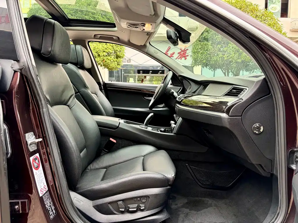 BMW 5 Series GT — миниатюра 11