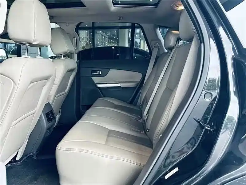 Ford Edge (Import) — миниатюра 5