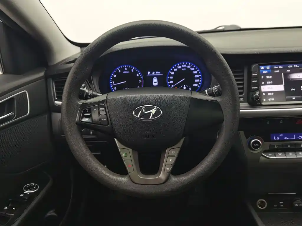 Hyundai Mistra — миниатюра 11