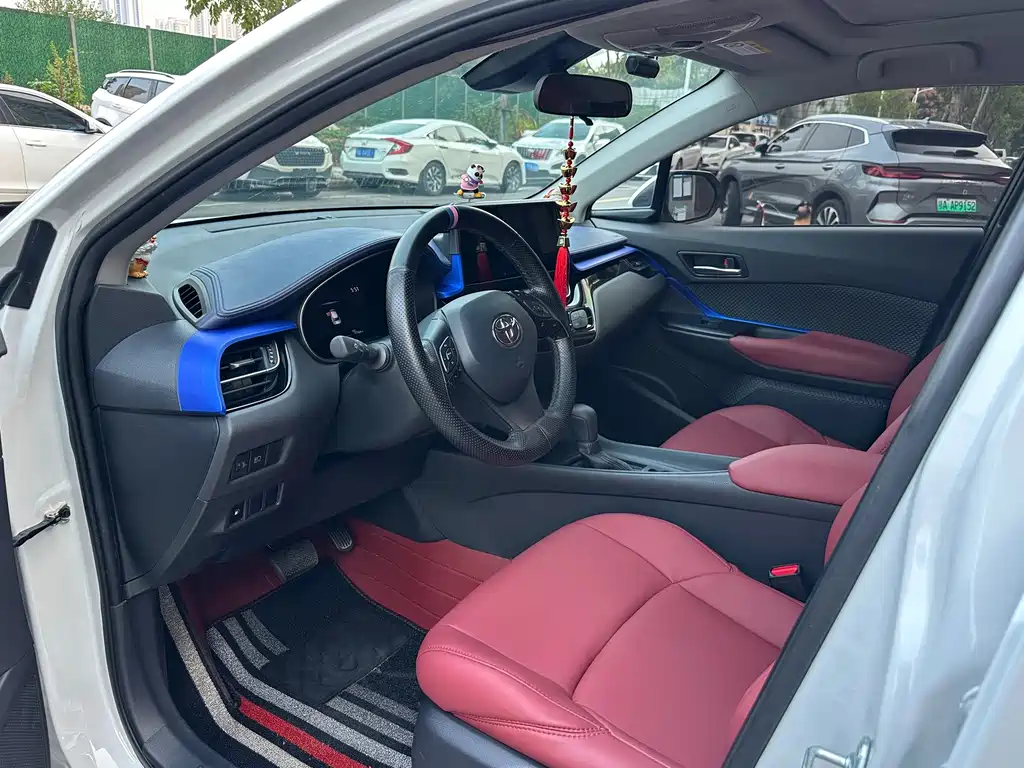 Toyota C-HR — миниатюра 6