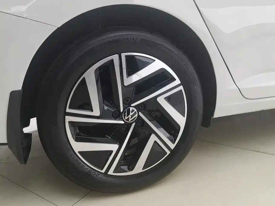 Volkswagen Sagitar 2023 300TSI DSG