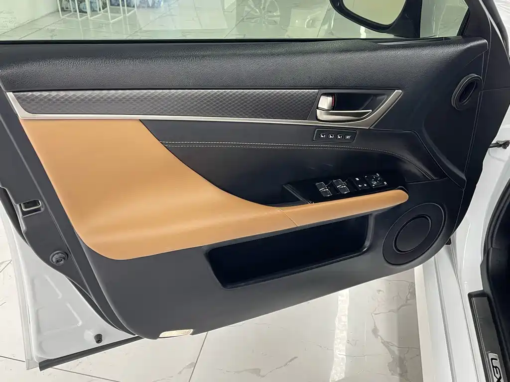 Lexus GS — миниатюра 9