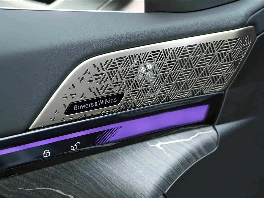 BMW 5 Series — миниатюра 15
