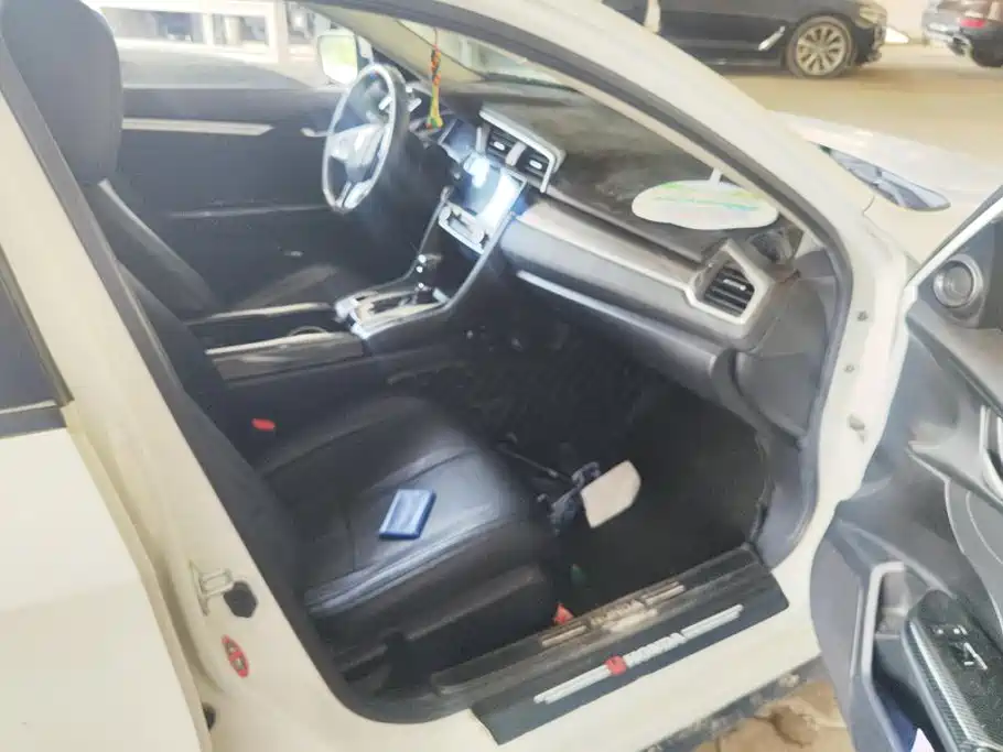 Honda Civic — миниатюра 8