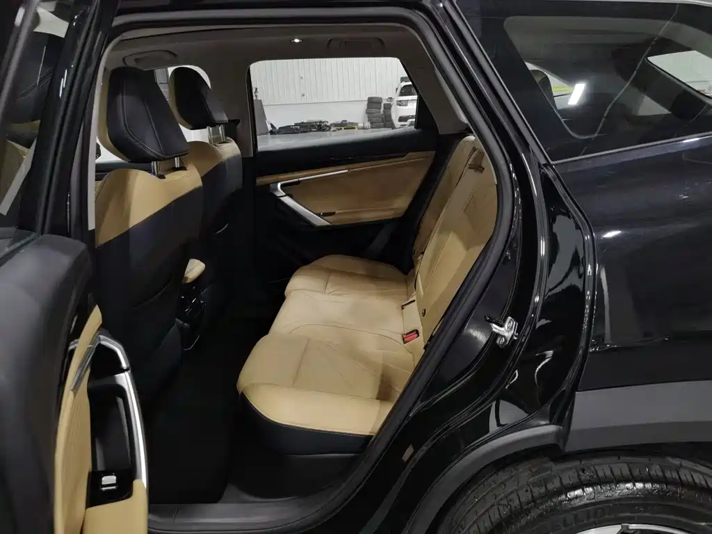 Geely Boyue L — миниатюра 15