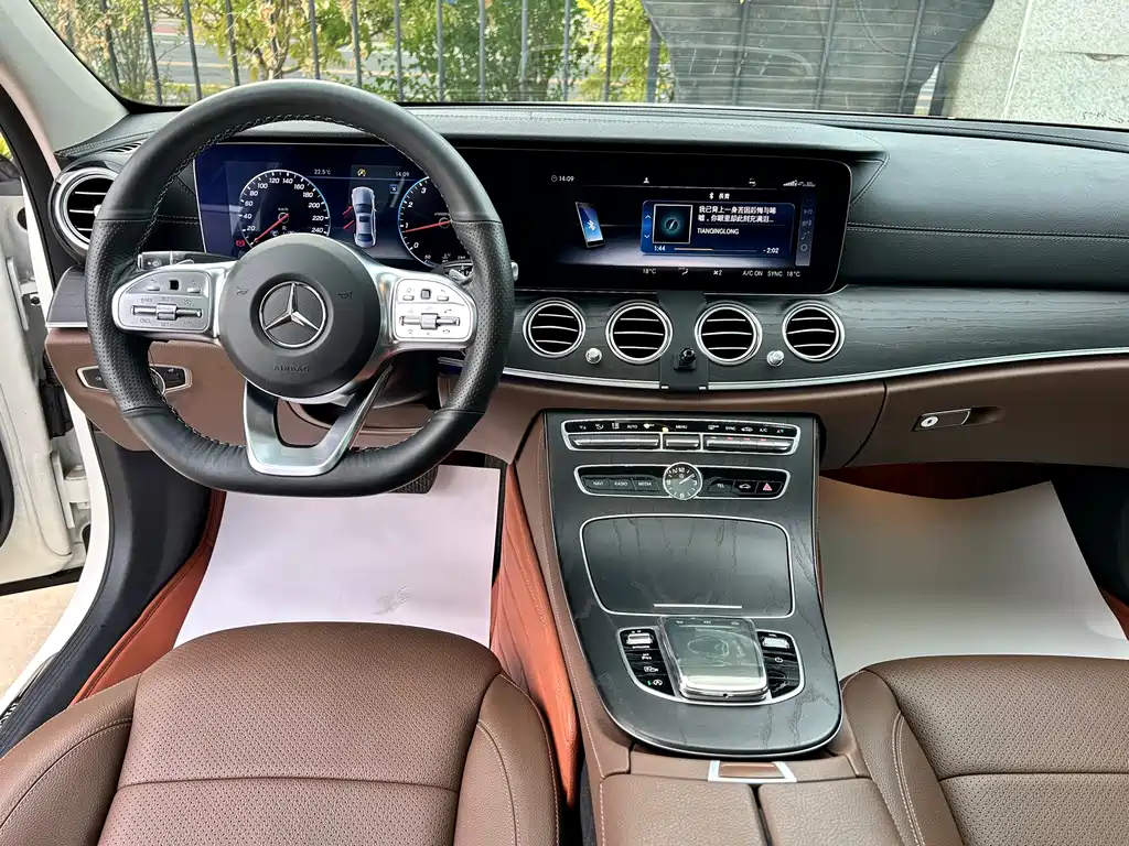 Mercedes-Benz E-Class — миниатюра 8