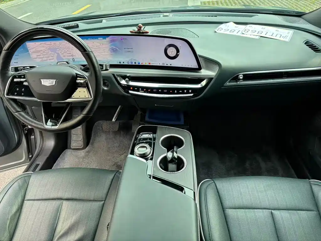 Cadillac Lyriq — миниатюра 9