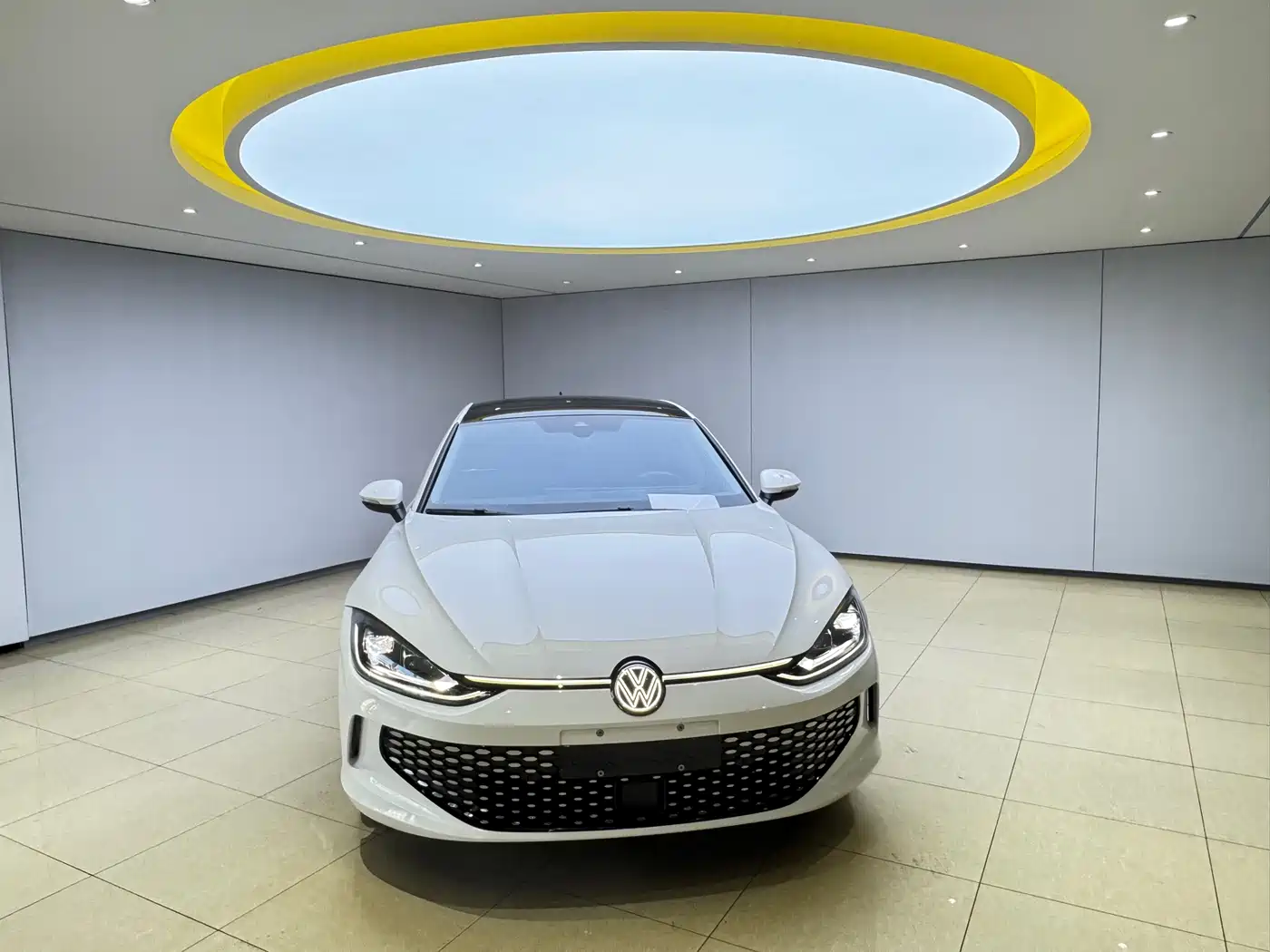 Volkswagen Lamando 2023 Белый из Китая, фото 2