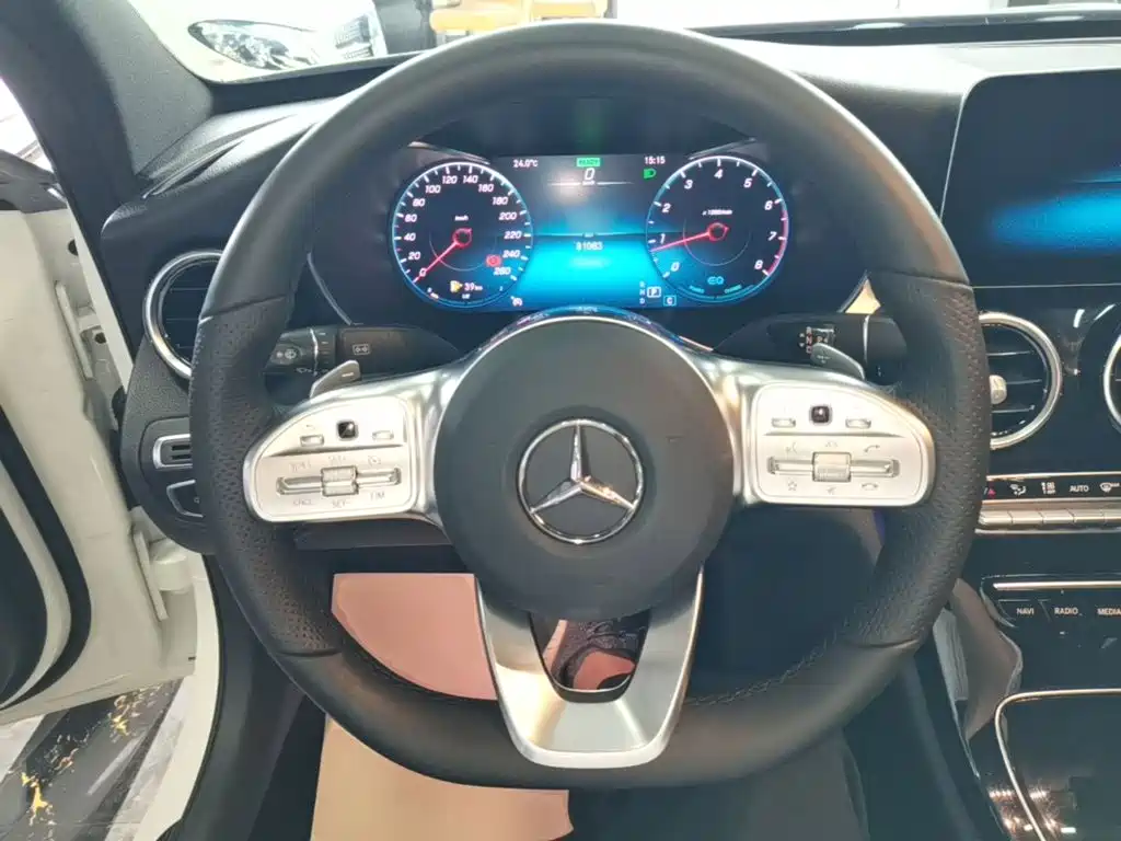 Mercedes-Benz C-Class — миниатюра 11