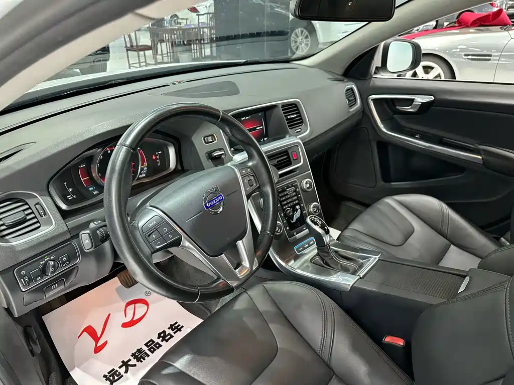 Volvo S60 PHEV — миниатюра 5