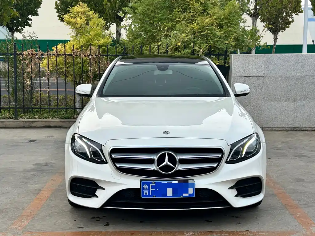 Mercedes-Benz E-Class — миниатюра 2