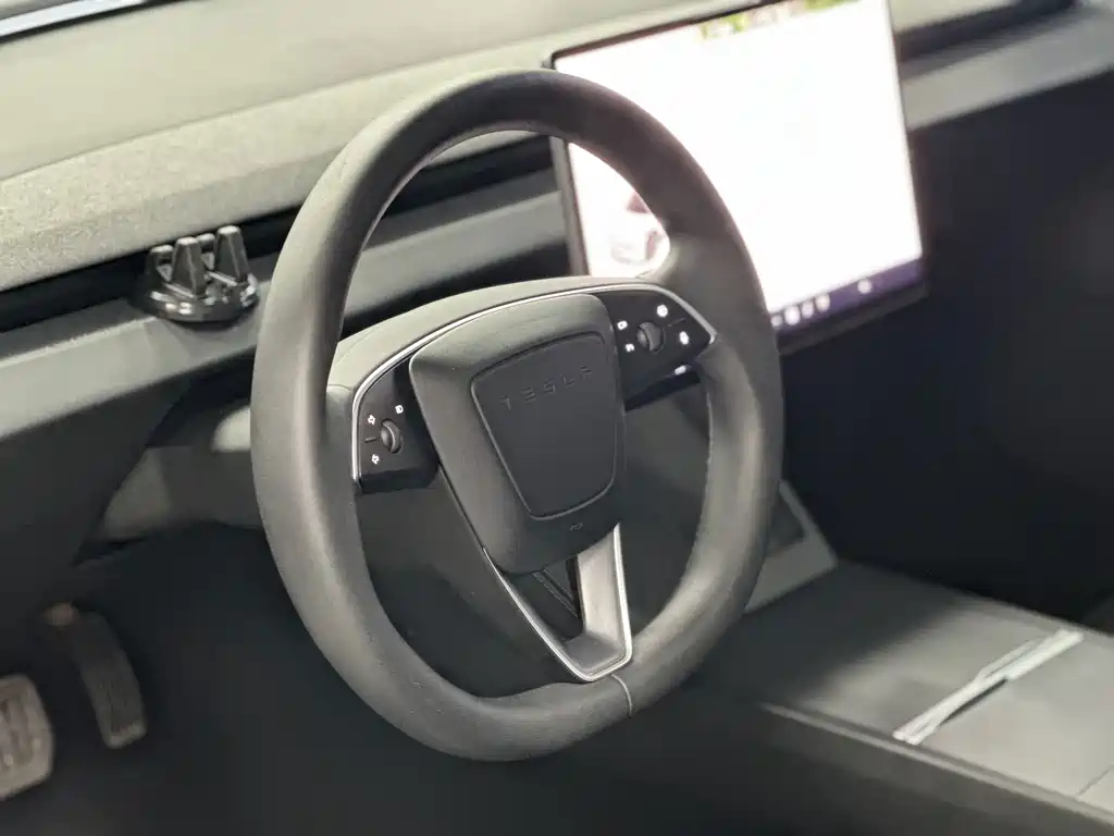 Tesla Model 3 — миниатюра 14