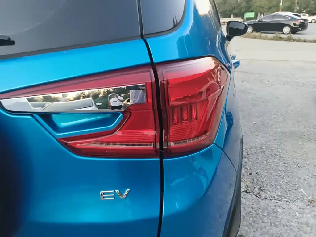 BYD Yuan EV — миниатюра 8
