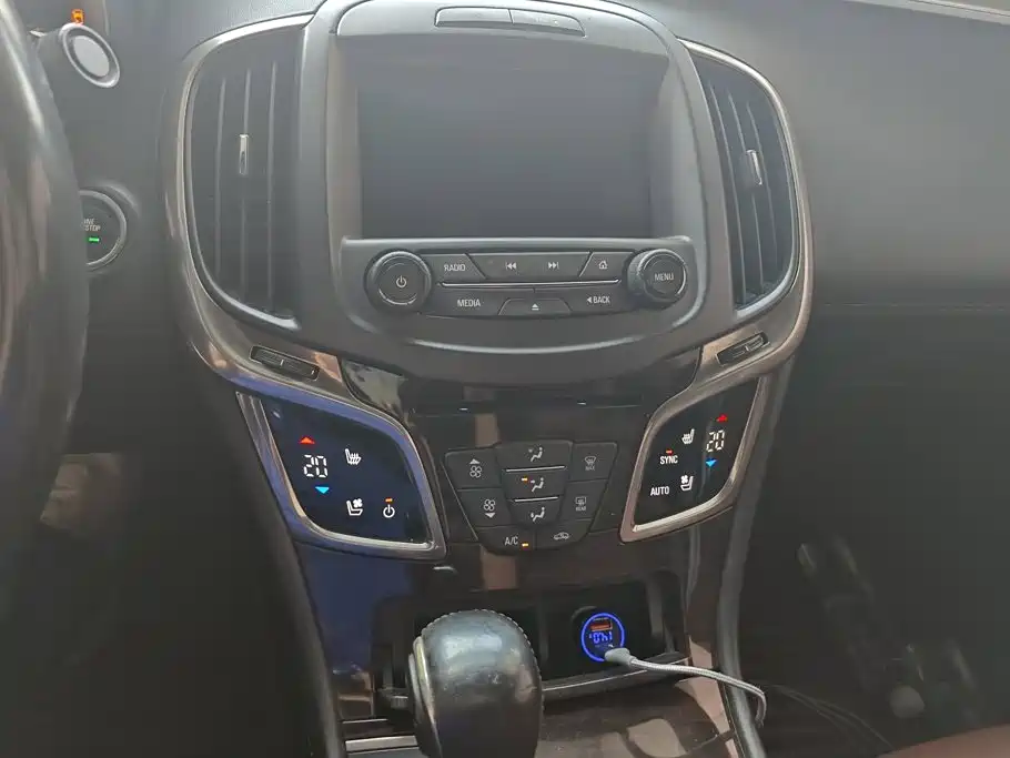 Buick LaCrosse — миниатюра 13