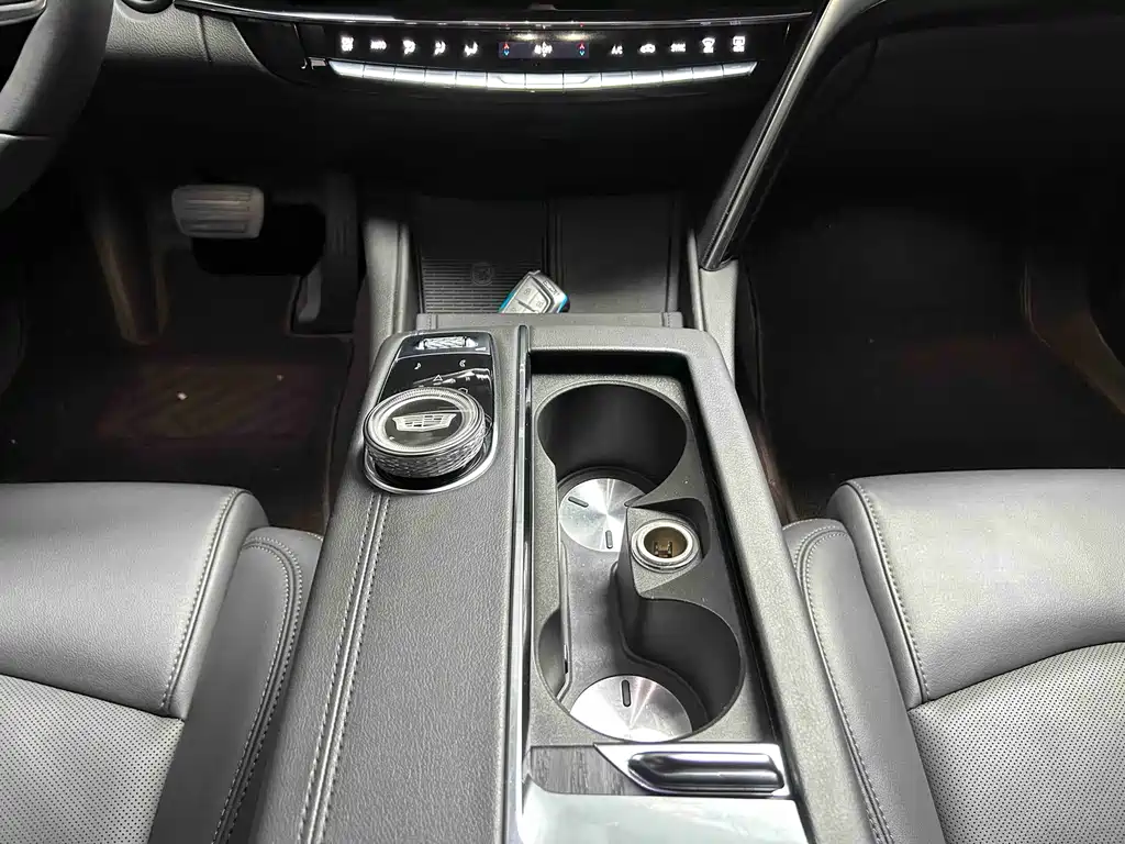 Cadillac CT6 — миниатюра 7