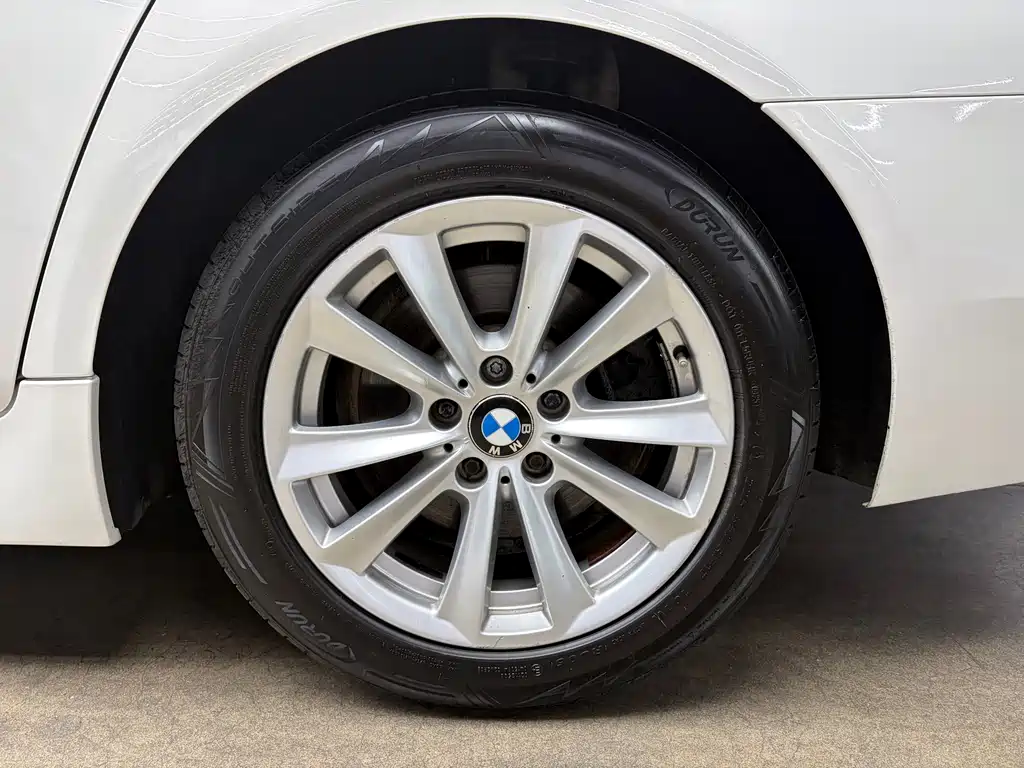 BMW 5 Series (Import) — миниатюра 13