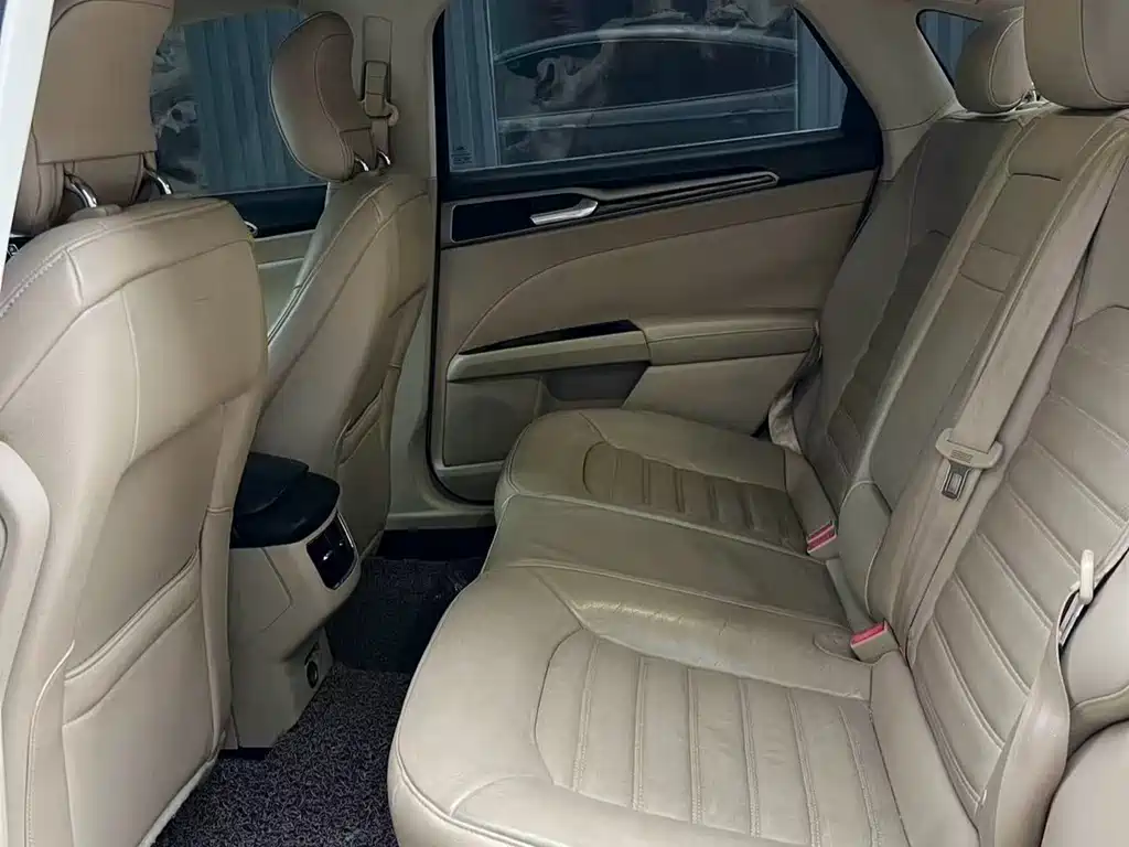 Ford Mondeo — миниатюра 8