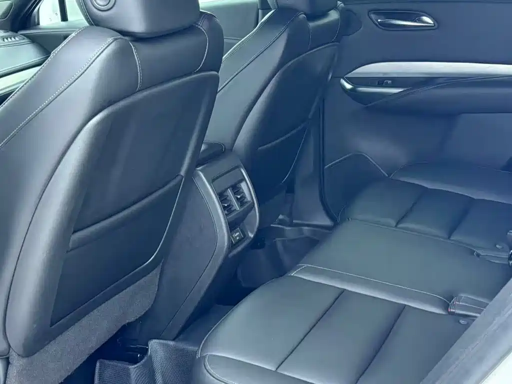 Cadillac XT4 — миниатюра 8