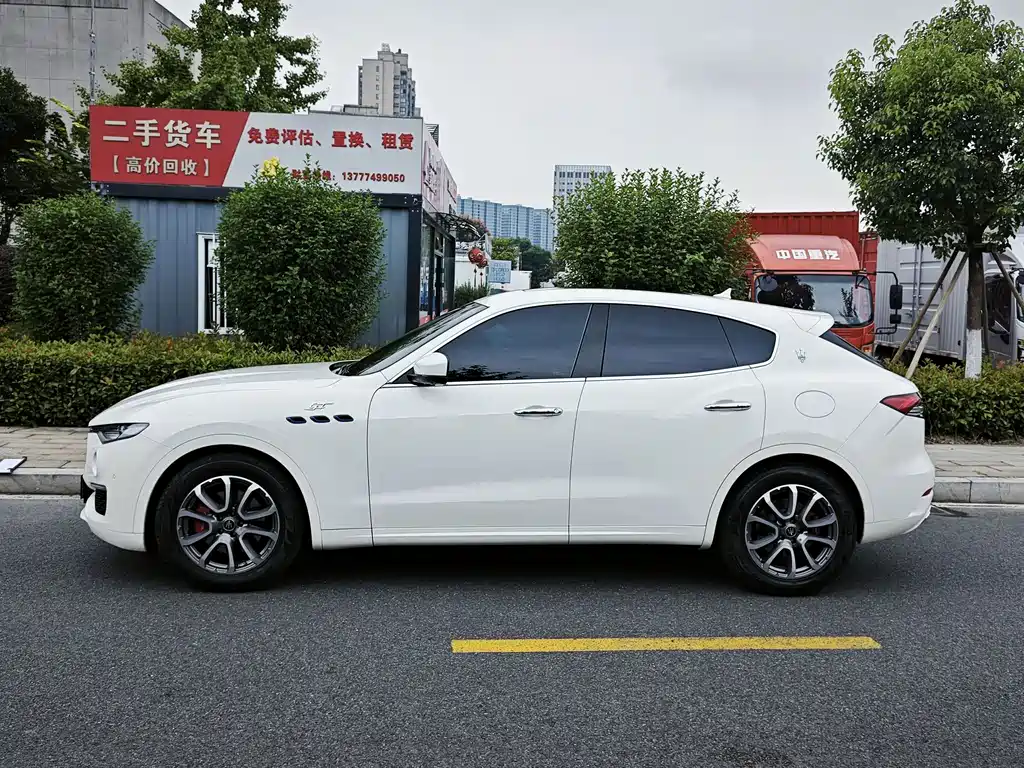 Maserati Levante — миниатюра 5