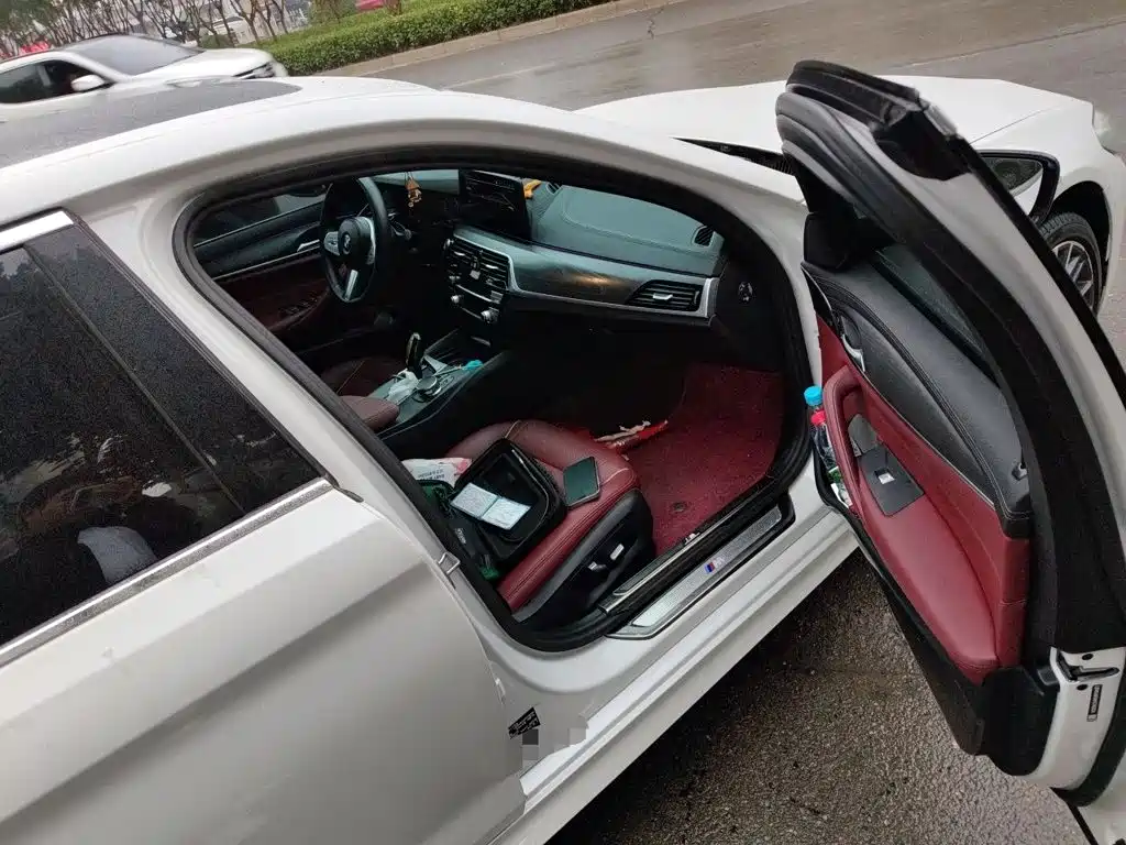 BMW 5 Series — миниатюра 19