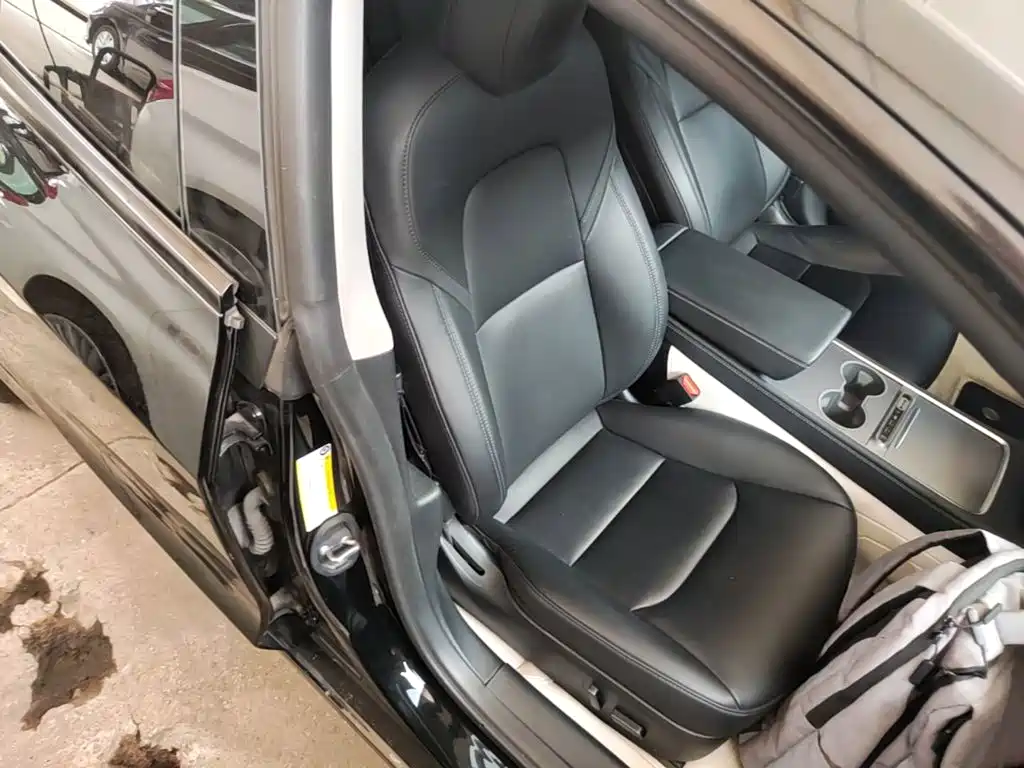 Tesla Model 3 — миниатюра 25