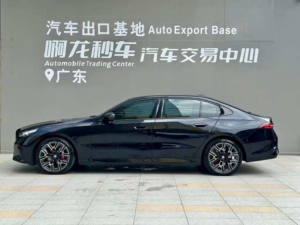 BMW 5 Series — миниатюра 3