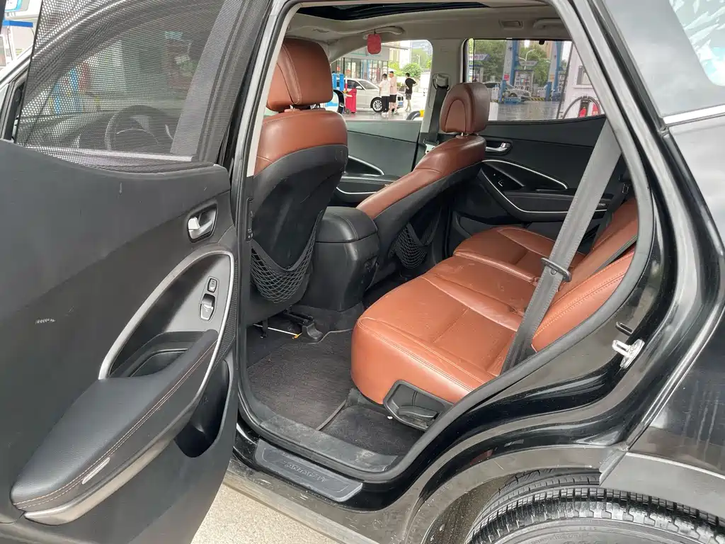 Hyundai Santa Fe — миниатюра 10
