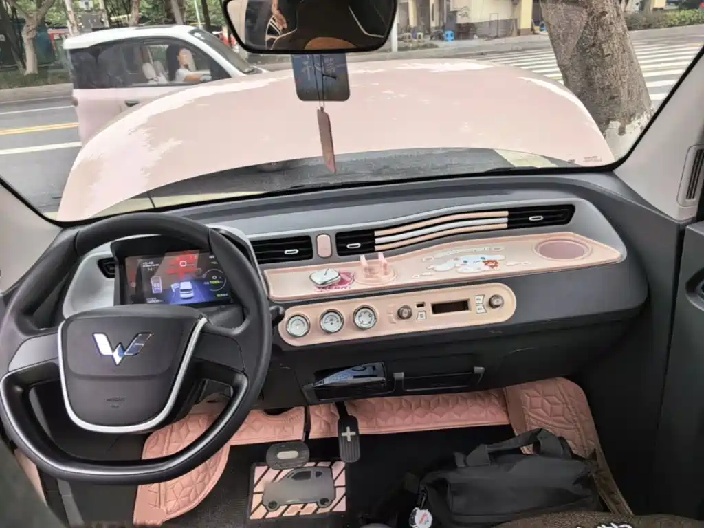 Wuling MINIEV — миниатюра 10