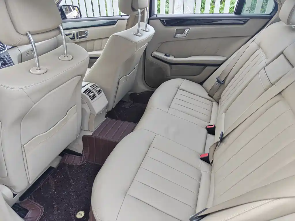 Mercedes-Benz E-Class (Import) — миниатюра 10