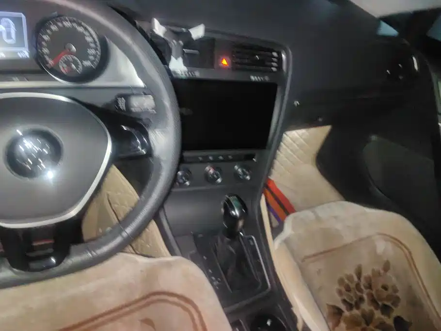 Volkswagen Golf — миниатюра 13