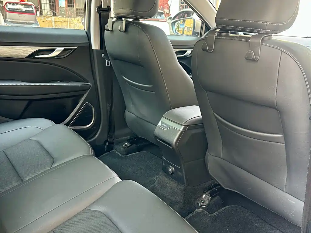 Geely Emgrand — миниатюра 11