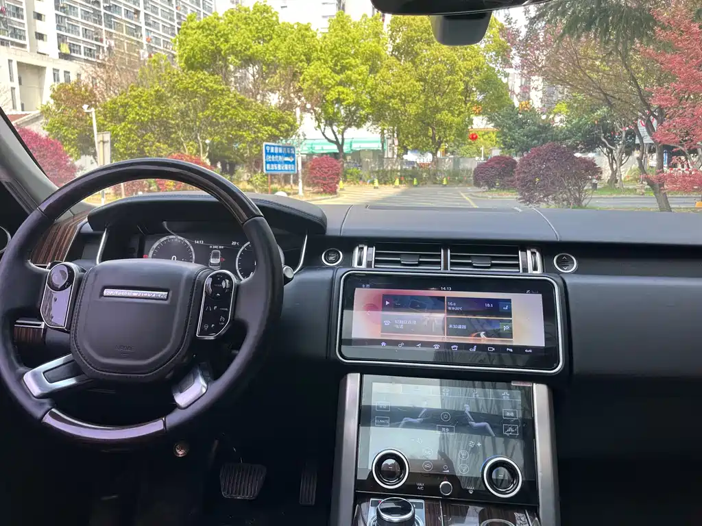 Land Rover Range Rover — миниатюра 9
