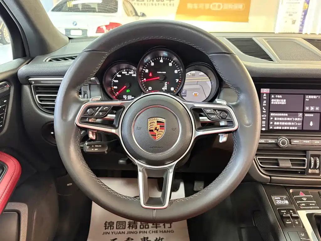Porsche Macan — миниатюра 15